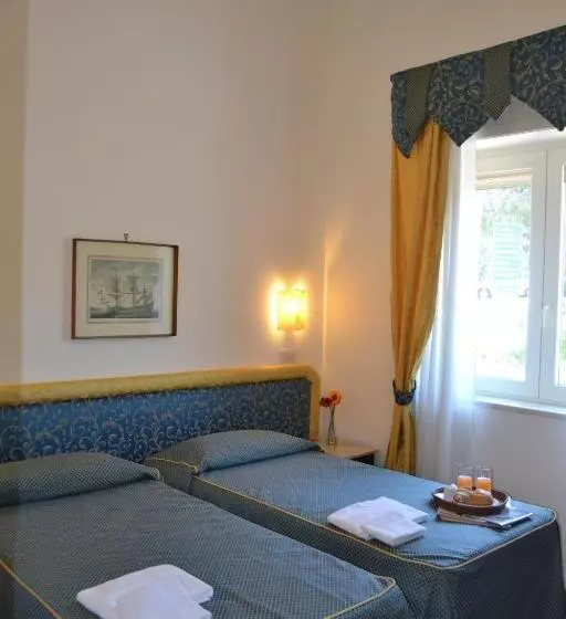 Отель Royal Hills