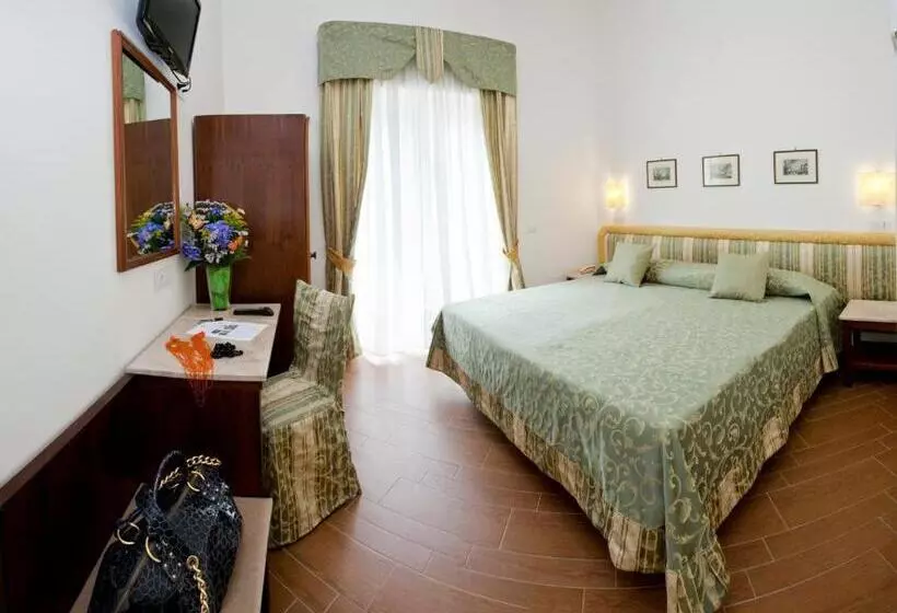 Отель Royal Hills