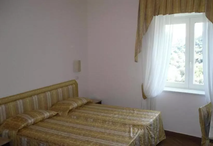 Отель Royal Hills