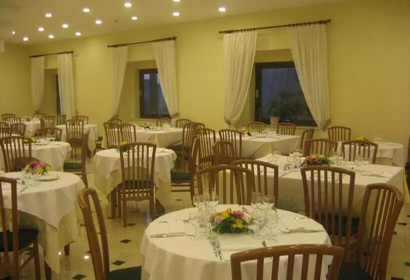 Отель Royal Hills