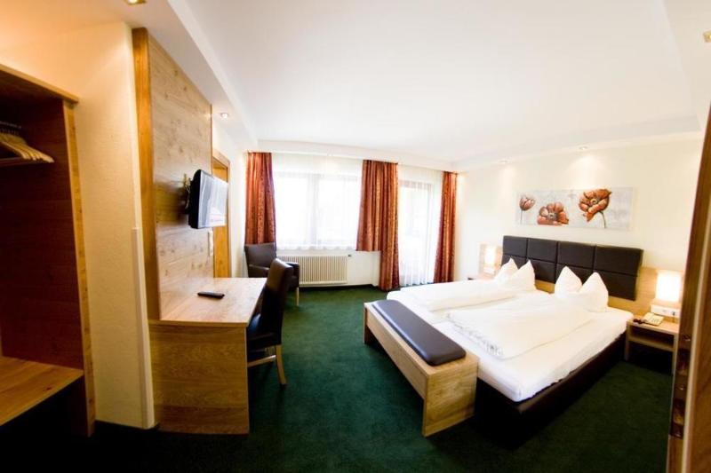 ホテル Salzburger Dolomitenhof