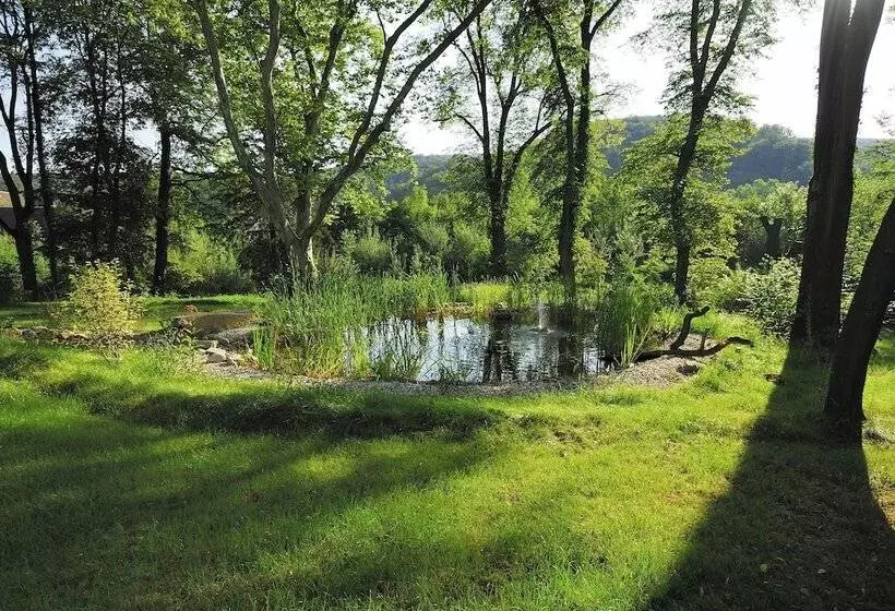 Hotelli Schlosspark Mauerbach   Adults Only