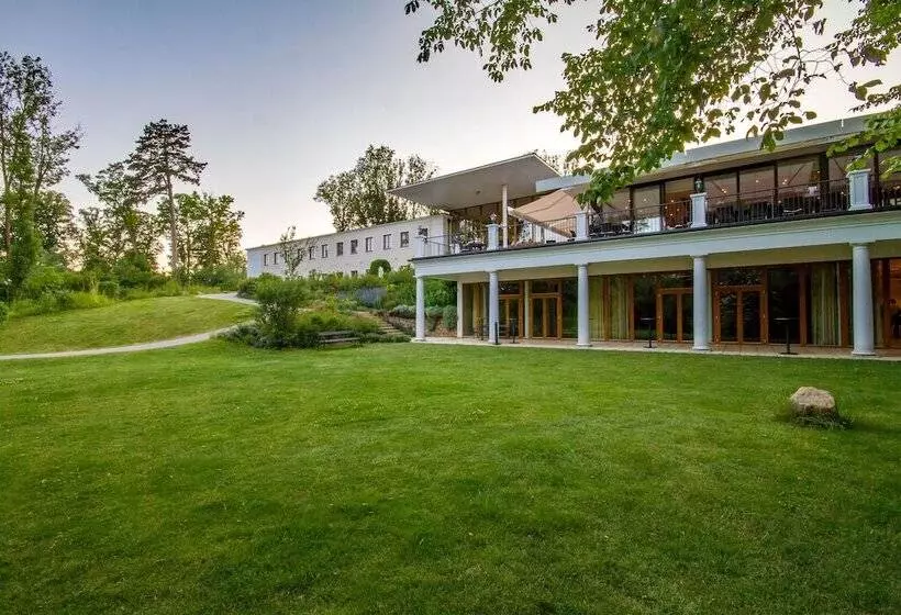 Hotelli Schlosspark Mauerbach   Adults Only