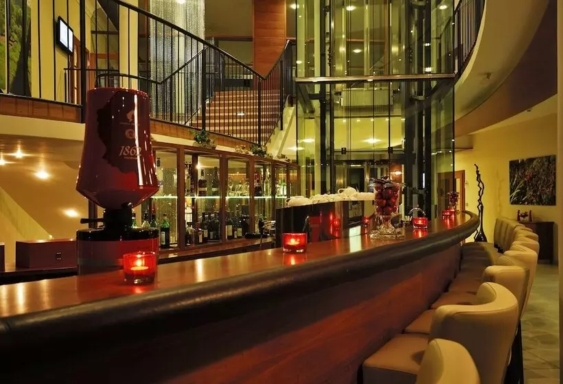 Hotelli Schlosspark Mauerbach   Adults Only