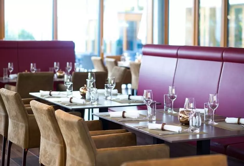 Hotelli Schlosspark Mauerbach   Adults Only