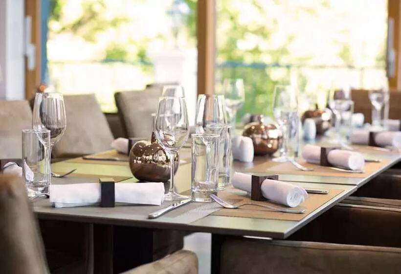 Hotelli Schlosspark Mauerbach   Adults Only