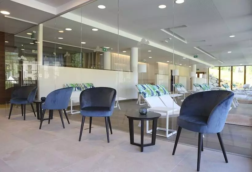 Hotelli Schlosspark Mauerbach   Adults Only