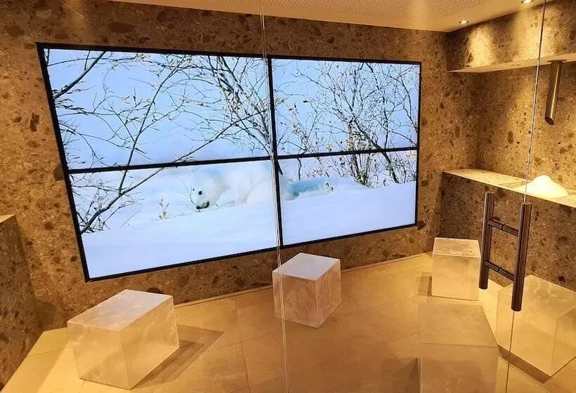 Hotelli Schlosspark Mauerbach   Adults Only