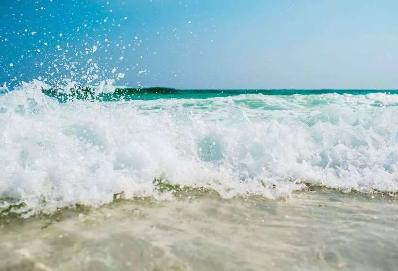 בית מלון כפרי The Originals City, Hôtel Le Lodge, Bayonne Nord