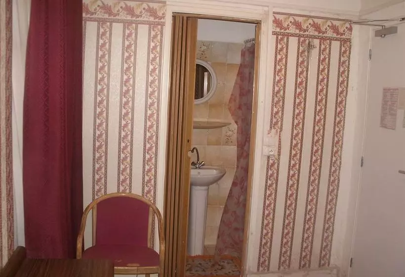 Saint Pierre Hotel Paris