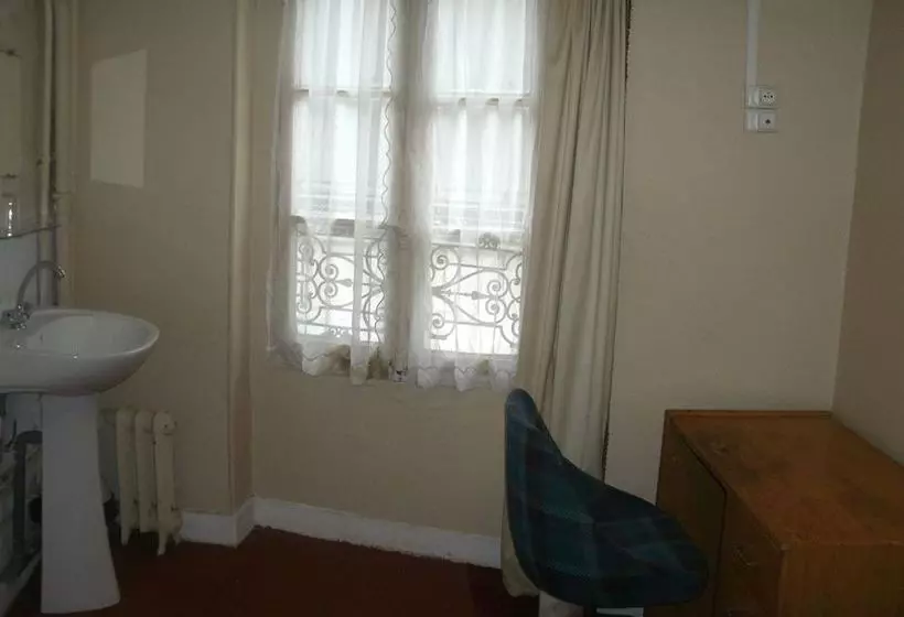 Saint Pierre Hotel Paris