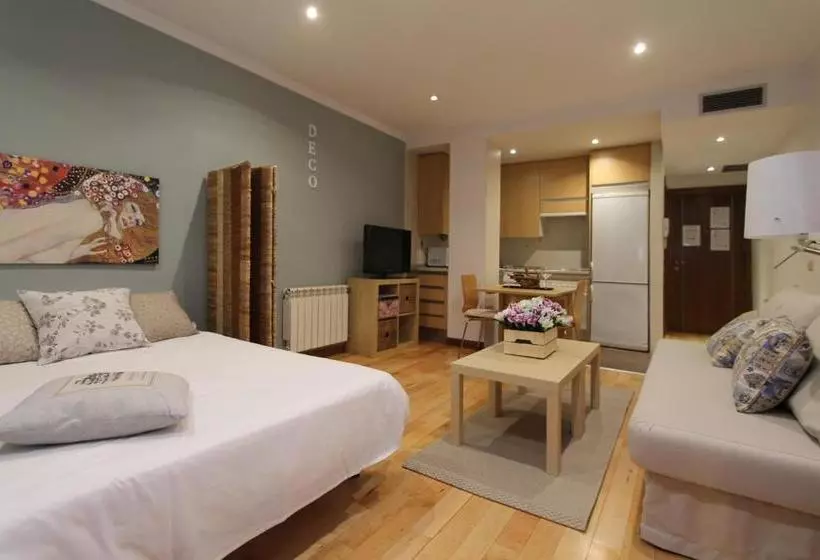 Apartamentos Adelfas