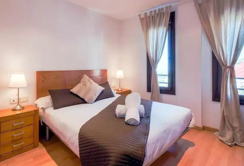 Apartamentos Habitat Premier