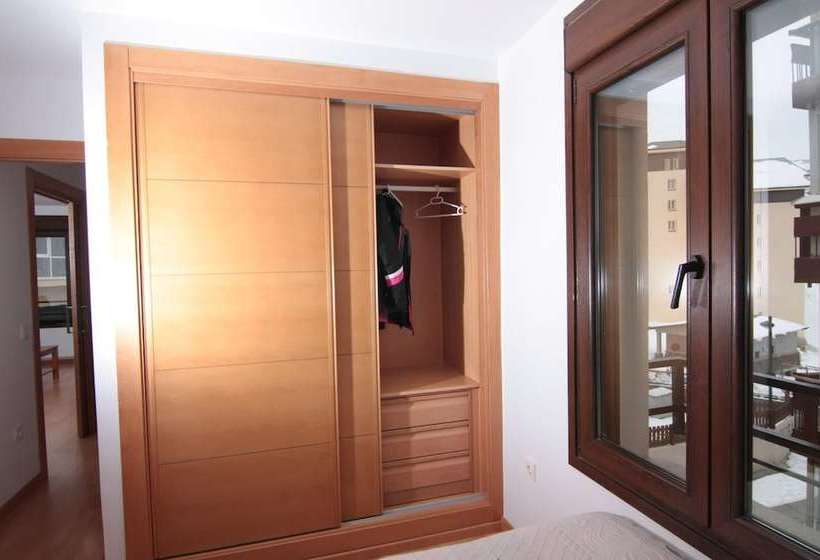 Apartamentos Habitat Premier