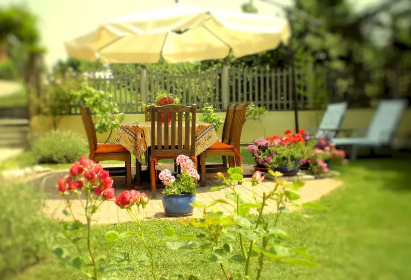 تختخواب و صبحانه Cascina Bella Vista