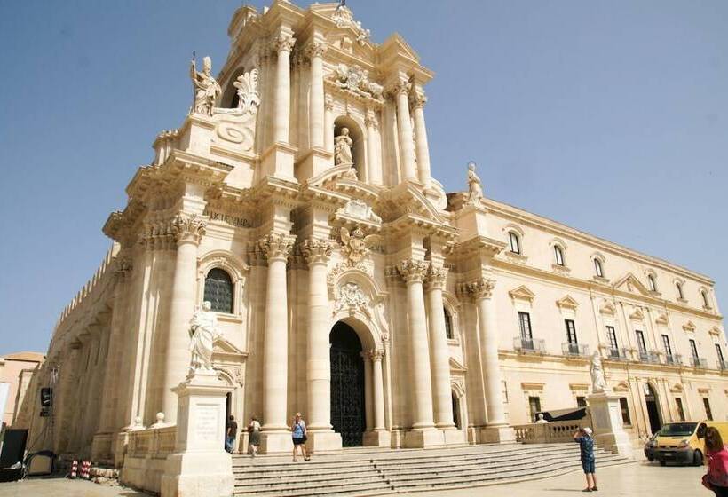 צימר Il Mirto E La Rosa