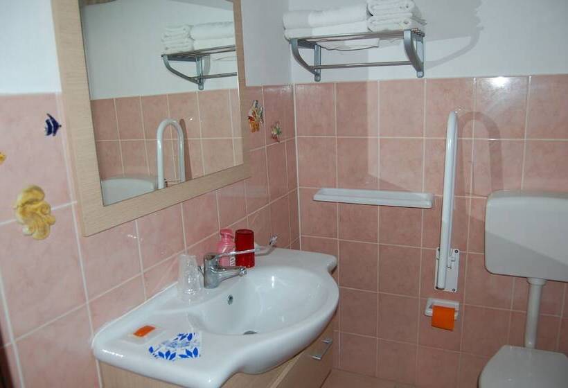 צימר Il Mirto E La Rosa