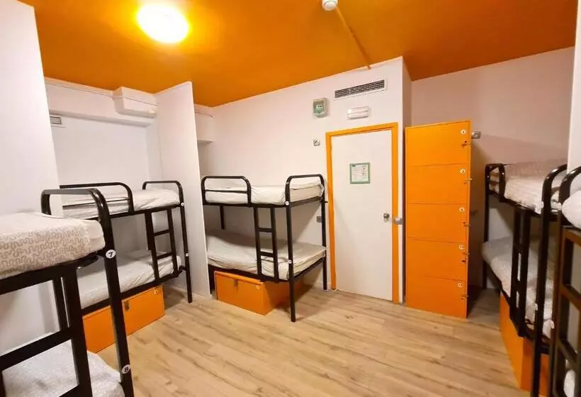 مسافرخانه Arc House Gracia