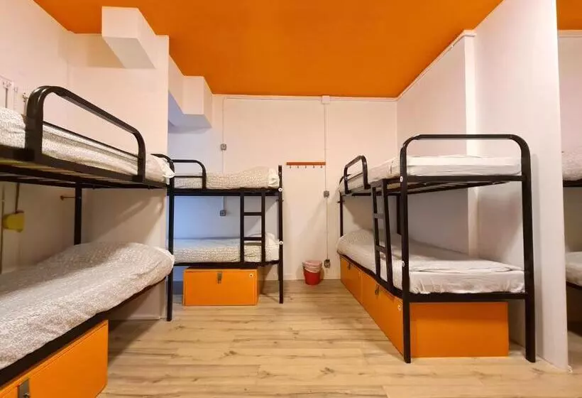 مسافرخانه Arc House Gracia