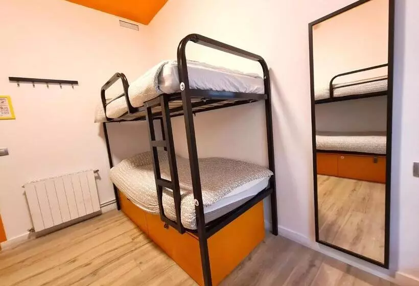 مسافرخانه Arc House Gracia