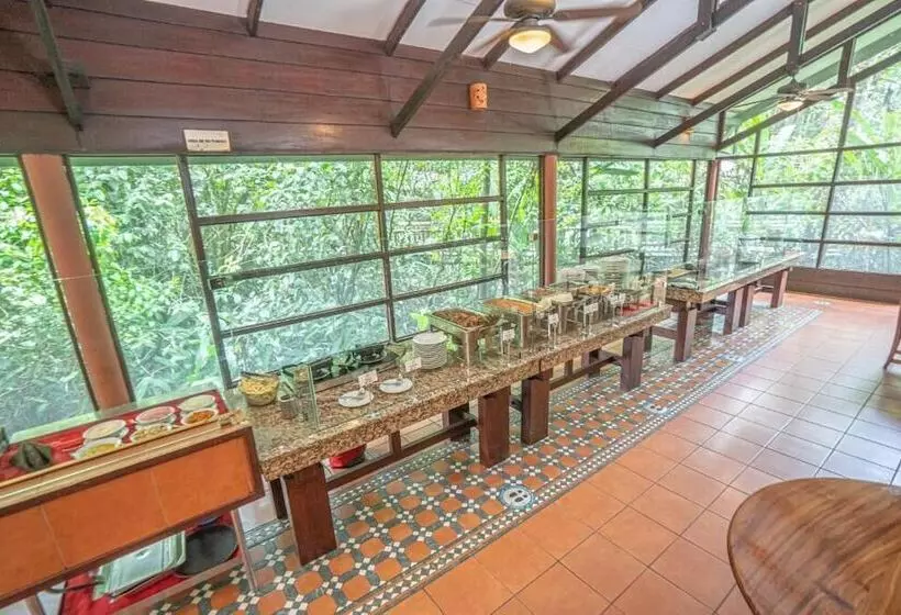 בית מלון כפרי Aninga Lodge