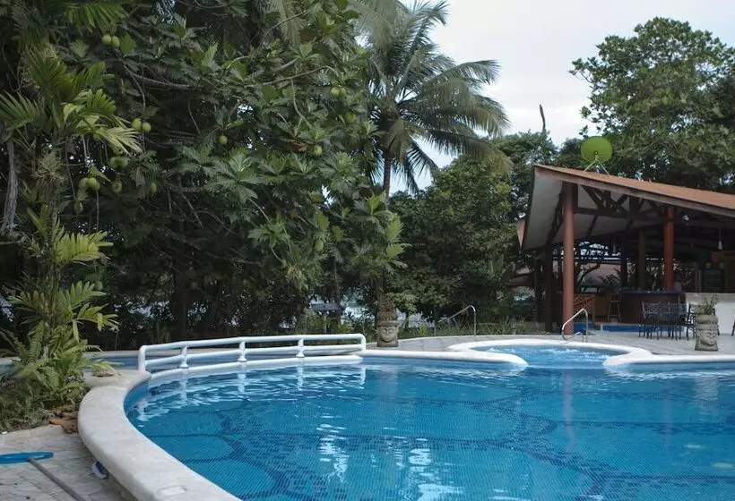 בית מלון כפרי Aninga Lodge