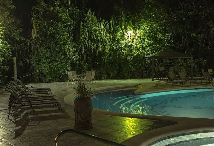 בית מלון כפרי Aninga Lodge