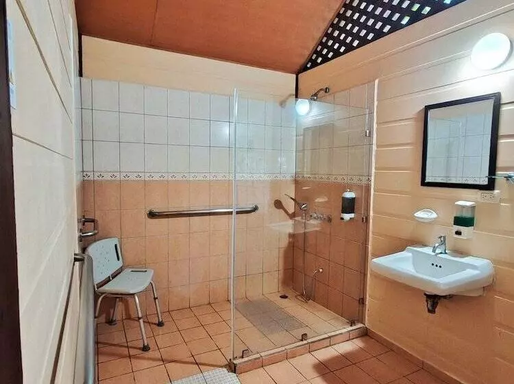 בית מלון כפרי Aninga Lodge