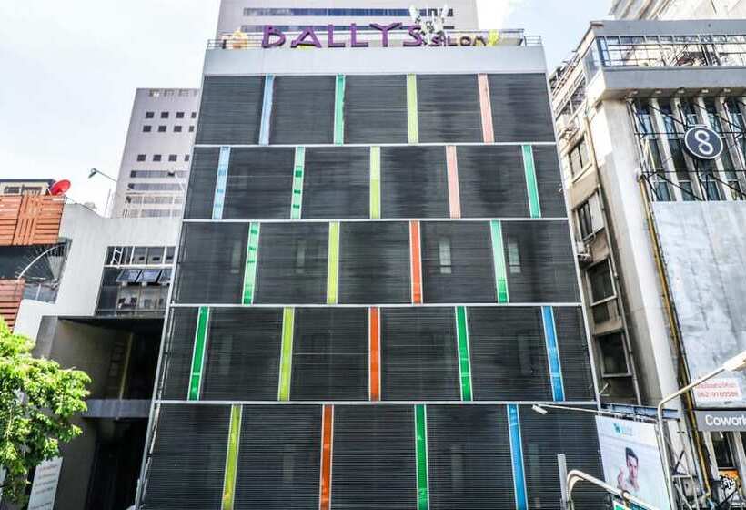בית מלון כפרי Bally Suite Silom
