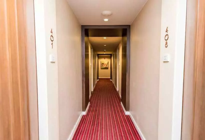 בית מלון כפרי Bally Suite Silom