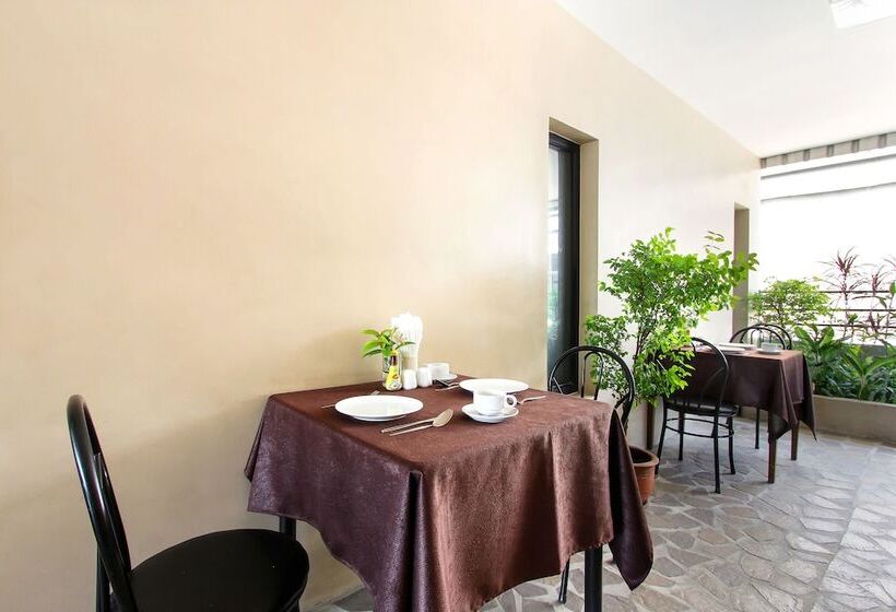 בית מלון כפרי Bally Suite Silom