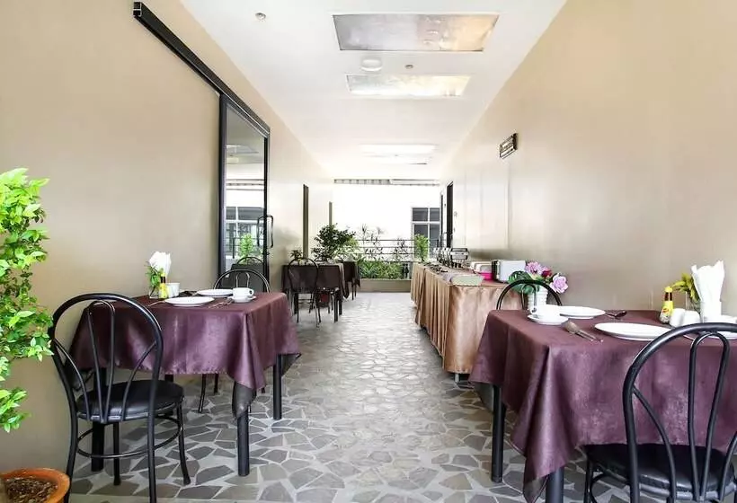 בית מלון כפרי Bally Suite Silom