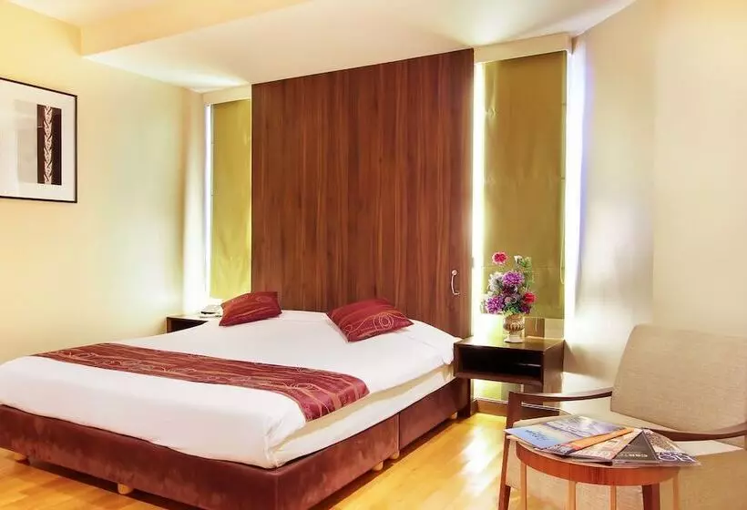 בית מלון כפרי Bally Suite Silom