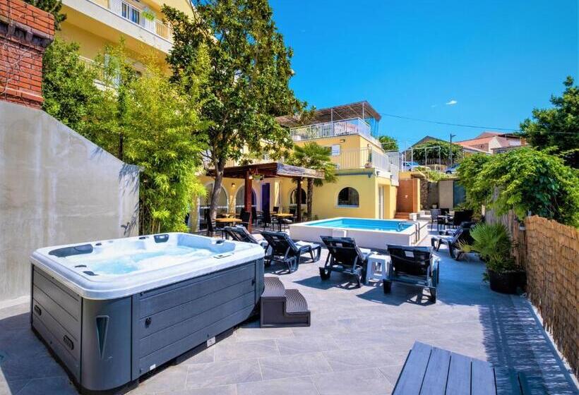 فندق Castelletto