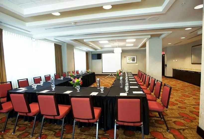 فندق Hilton Garden Inn Buffalo Downtown