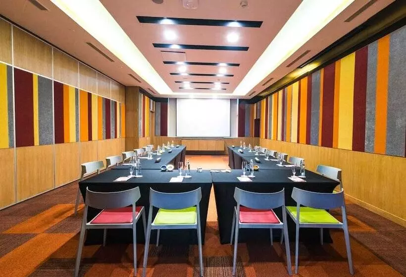 בית מלון כפרי Ibis New Delhi Aerocity   An Accor Brand