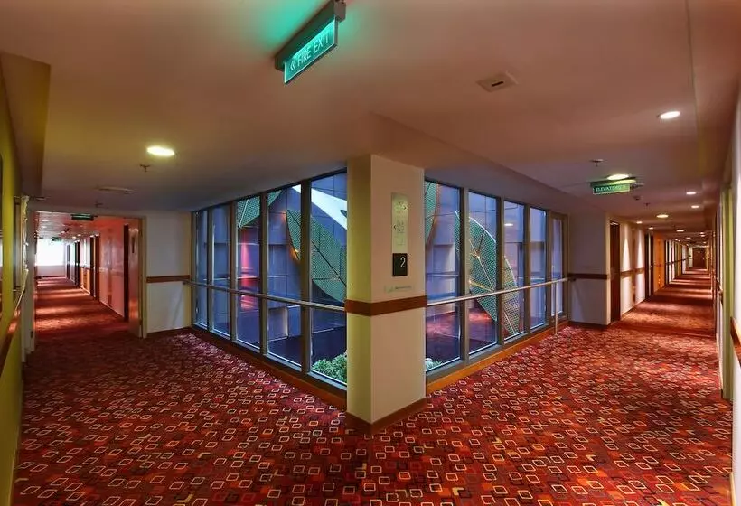 בית מלון כפרי Ibis New Delhi Aerocity   An Accor Brand