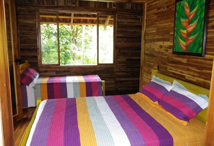 فندق Macaw Lodge