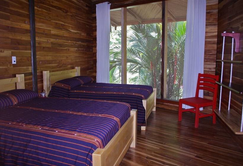 فندق Macaw Lodge