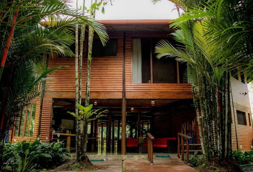 فندق Macaw Lodge
