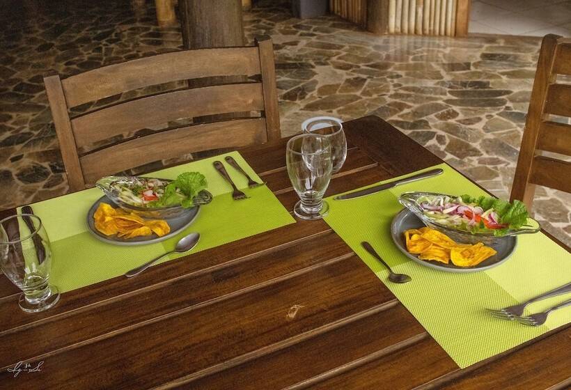 فندق Macaw Lodge