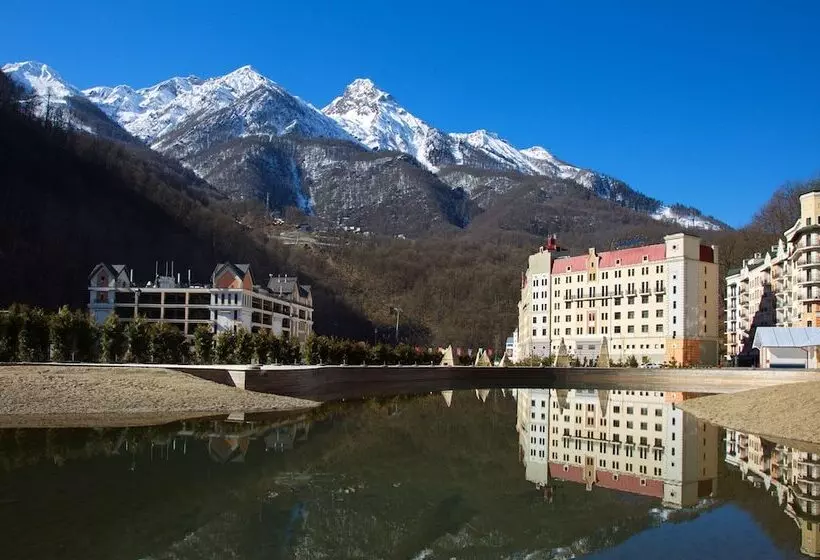 فندق Radisson  Rosa Khutor