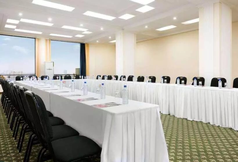 Hotel Ramada By Wyndham Tashkent