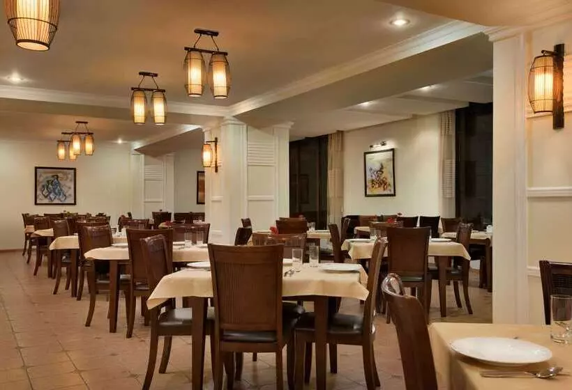 Hotel Ramada By Wyndham Tashkent