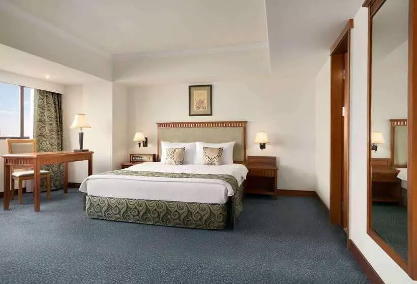 Hotel Ramada By Wyndham Tashkent