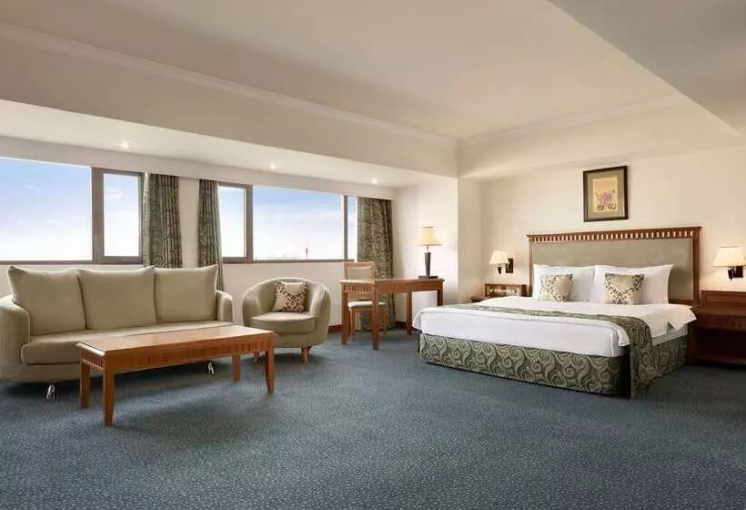 Hotel Ramada By Wyndham Tashkent