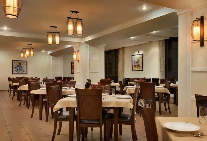 Hotel Ramada By Wyndham Tashkent