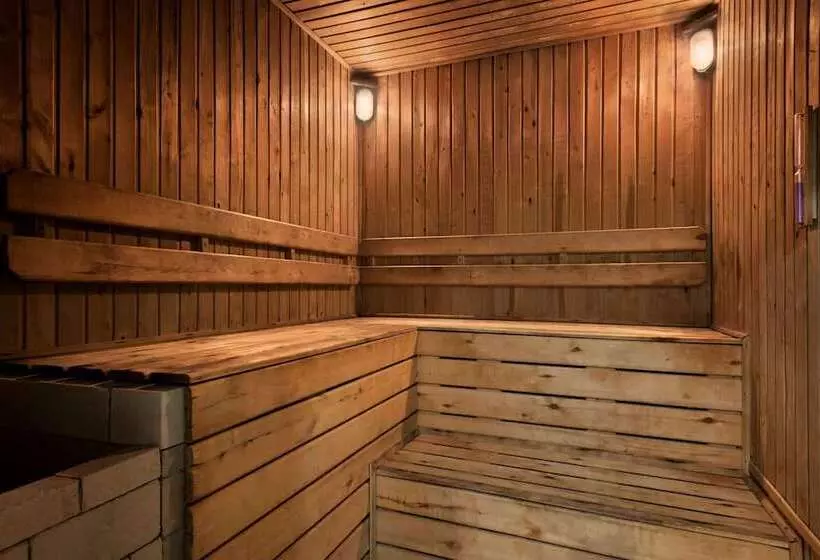 Hotel Ramada By Wyndham Tashkent