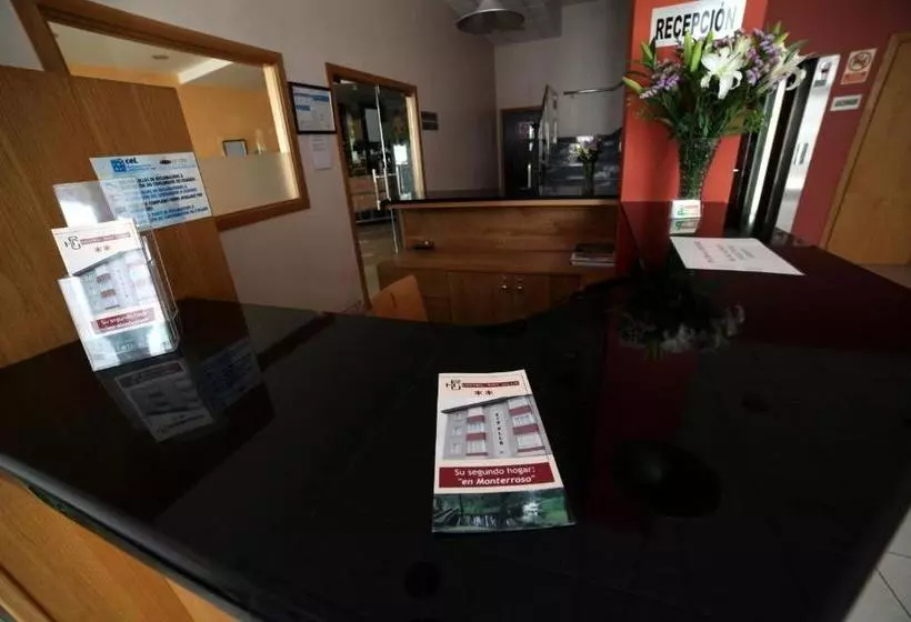 هتل Río Ulla Monterroso