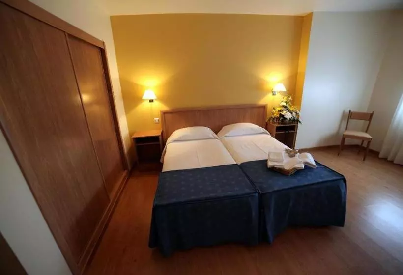 هتل Río Ulla Monterroso